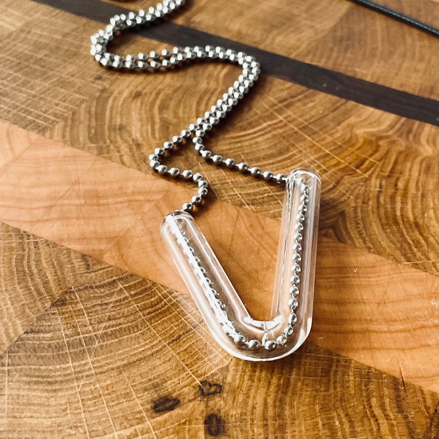 V Shaped Glass Mindful Breathing Straw Necklace for Stress & Anxiety Relief